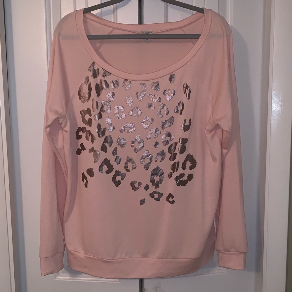 Cute Guess cheetah print top